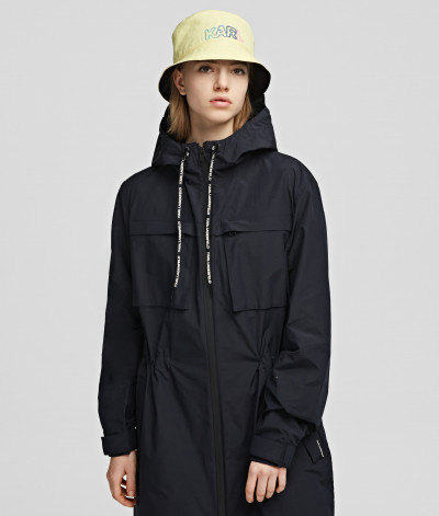 KLOBOUK KARL LAGERFELD IKONIK BIARRITZ REV BUCKET HAT - Fotografie č. 2