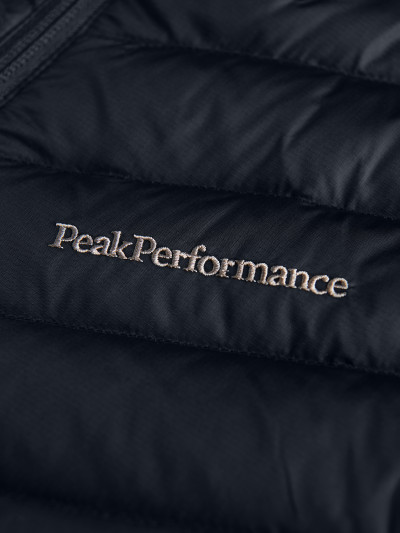 BUNDA PEAK PERFORMANCE W FROST DOWN HOOD JACKET - Fotografie č. 5