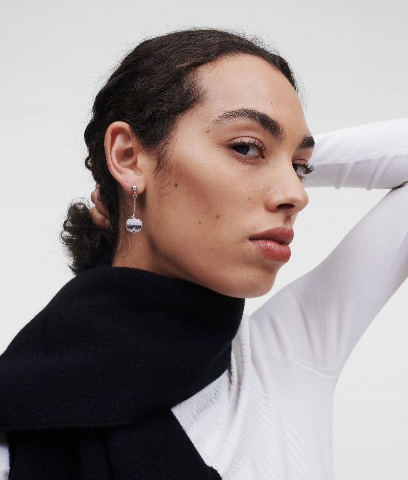 ŠPERK KARL LAGERFELD K/IKONIK PAVE K&C EARRINGS SILVER