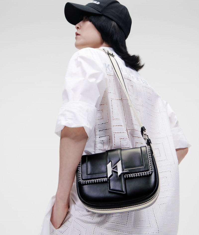 KABELKA KARL LAGERFELD K/SADDLE WHIPSTITCH MD BAG VERMONT CZ