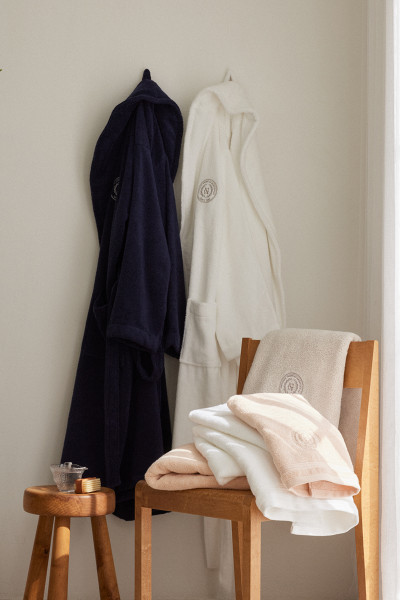 FÜRDŐKÖPENY GANT CREST ROBE - Kép 3