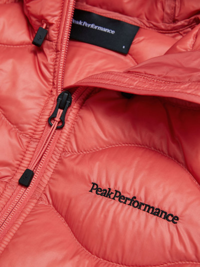 BUNDA PEAK PERFORMANCE W HELIUM DOWN HOOD JACKET - Fotografia č. 4