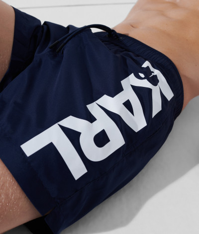 FÜRDŐRUHA KARL LAGERFELD LOGO SHORT BOARDSHORTS - Kép 3