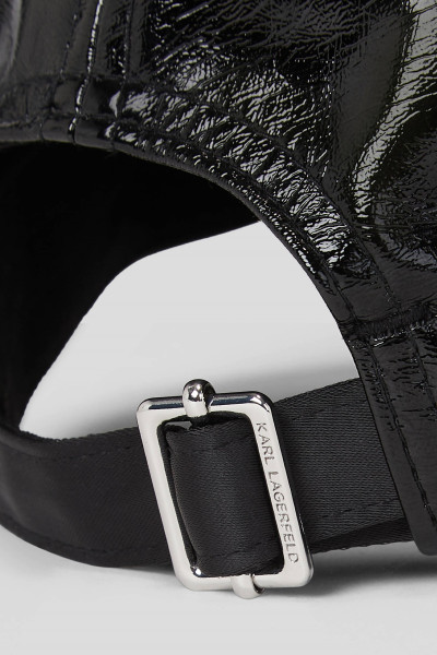 ŠILTOVKA KARL LAGERFELD K/ESSENTIAL VINYL CAP - Fotografia č. 4