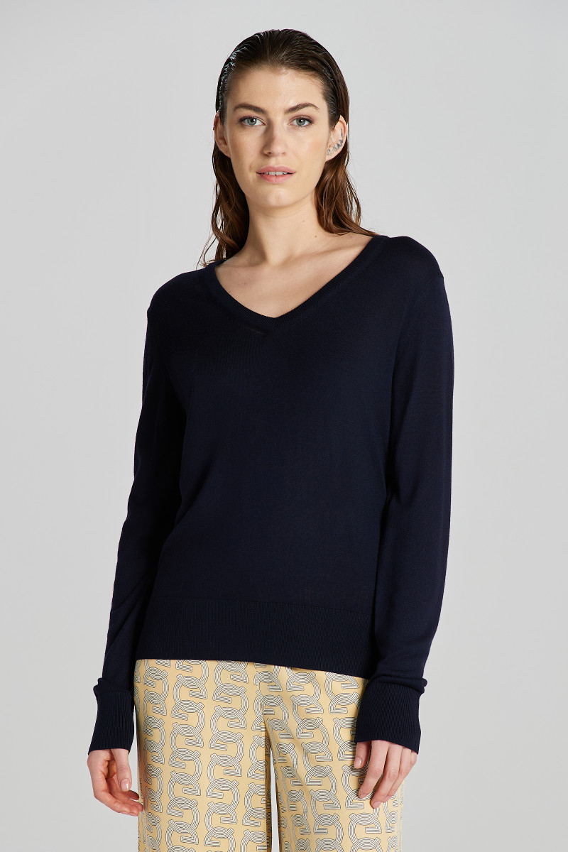 SVETR GANT FINE KNIT V-NECK EVENING BLUE | GANT CZ