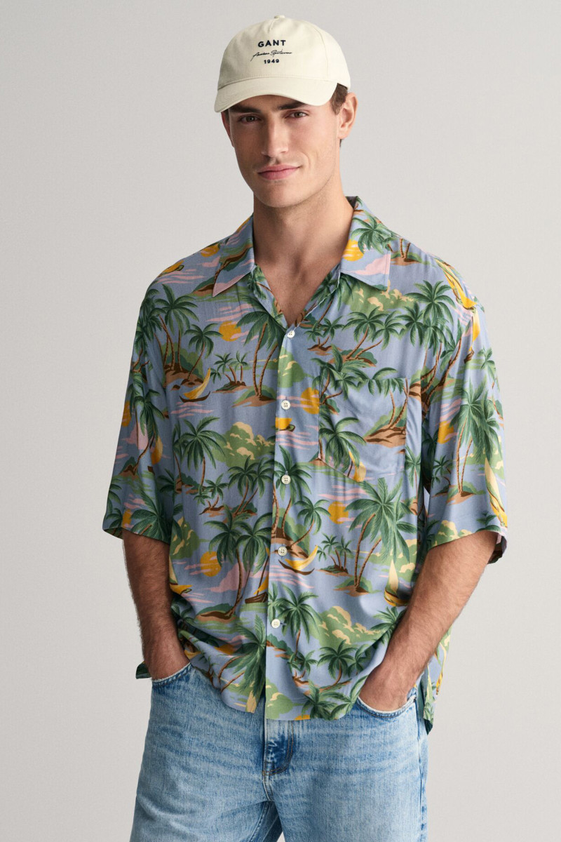 E-shop KOŠILE GANT REL VISCOSE HAWAII PRINT SS SHIRT DOVE BLUE