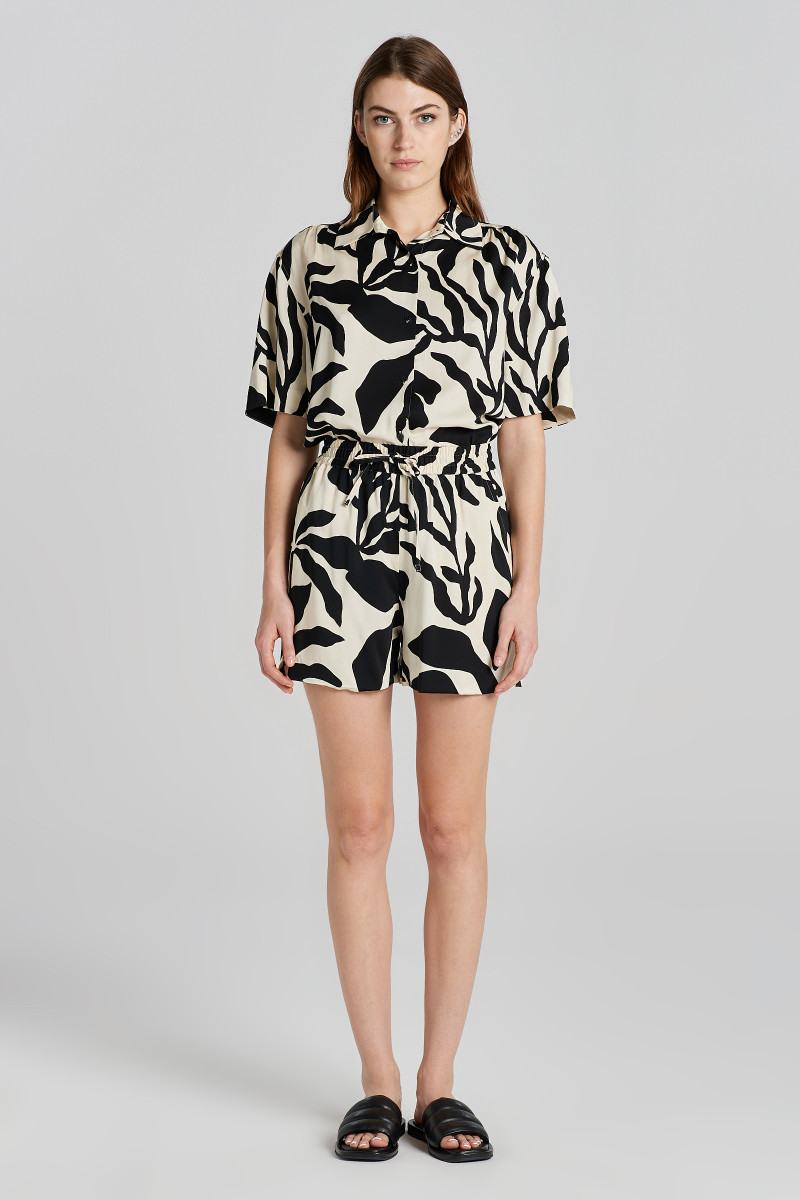 ŠORTKY GANT REL PALM PRINT PULL ON SHORTS SOFT OAT
