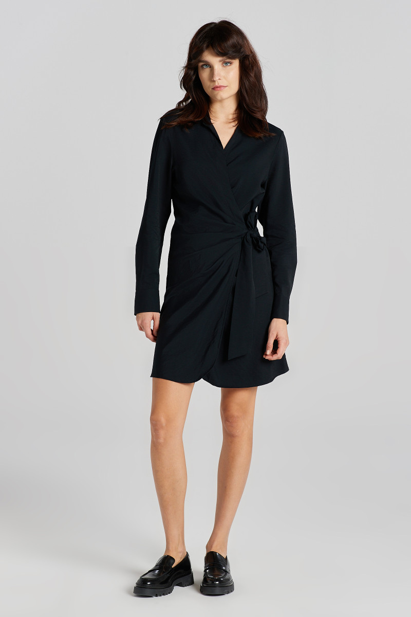 ŠATY GANT SLIM WRAP SHIRT DRESS BLACK