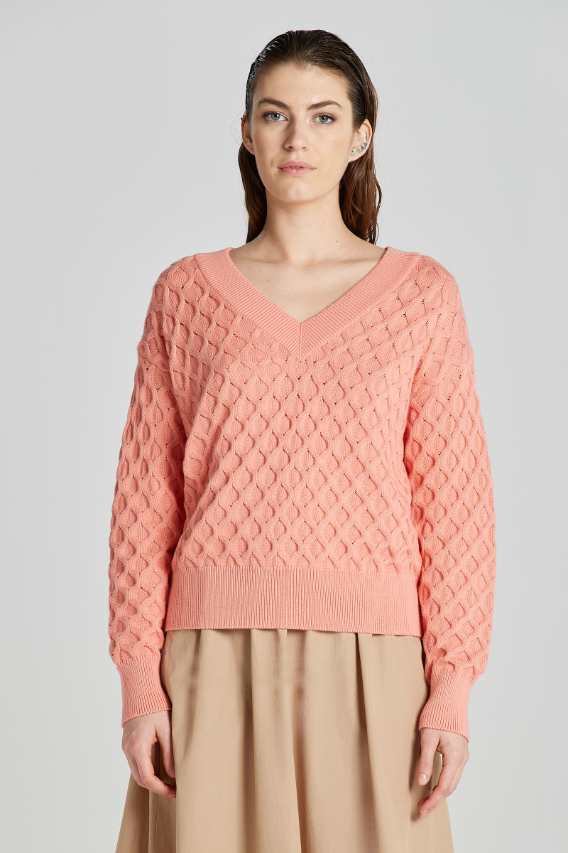 SVETR GANT TEXTURED KNIT V-NECK PEACHY PINK