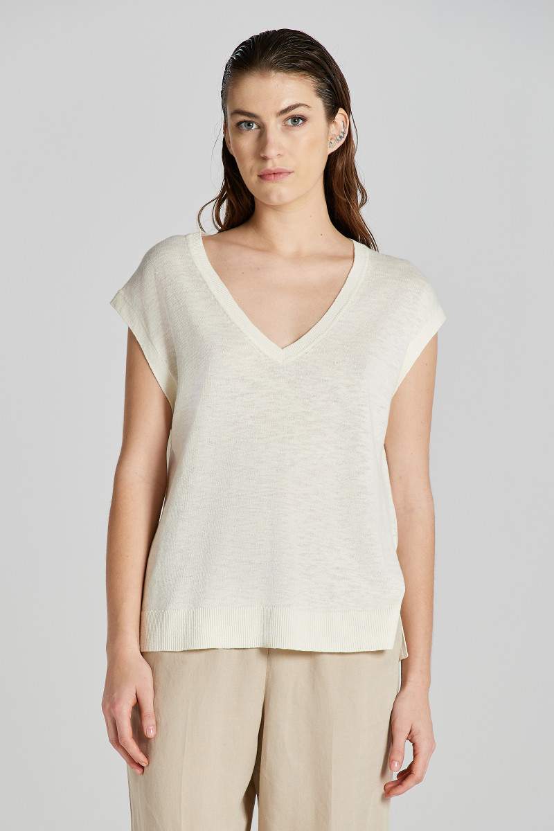 E-shop VESTA GANT LINEN BLEND V-NECK VEST CREAM