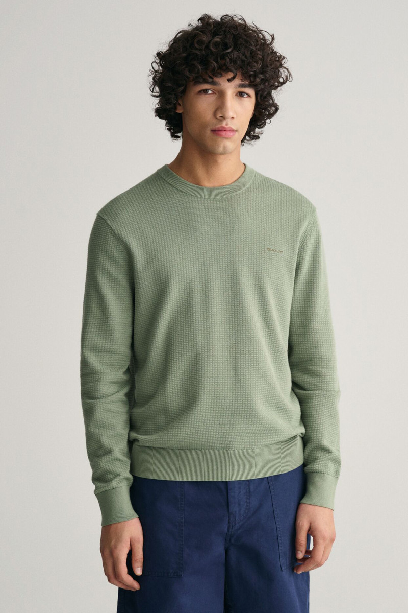 E-shop SVETR GANT TEXTURED COTTON C-NECK KALAMATA GREEN