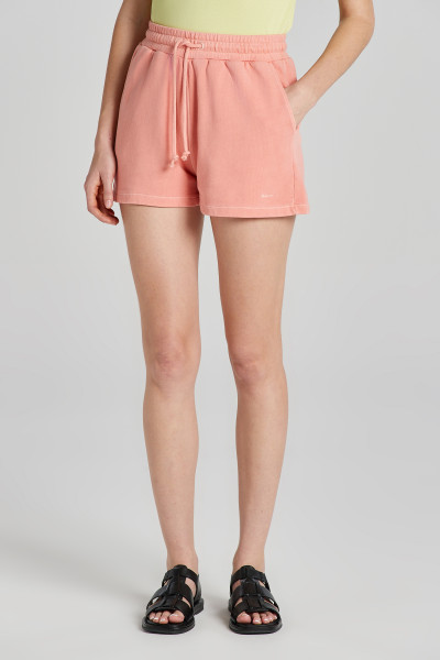 TEPLÁKOVÉ ŠORTKY GANT REL SUNFADED SHORTS - Fotografie č. 1