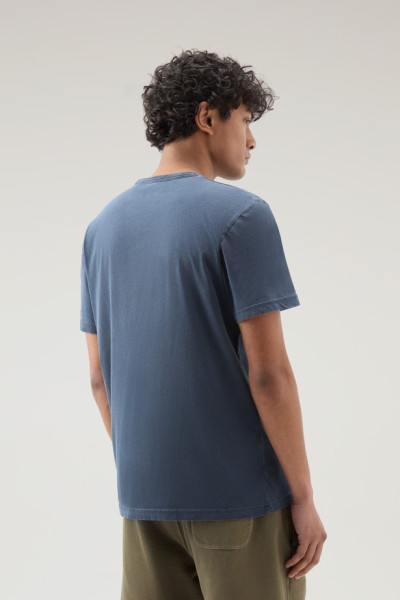 TRIČKO WOOLRICH LIGHT GARMENT DYED T-SHIRT - Fotografia č. 4