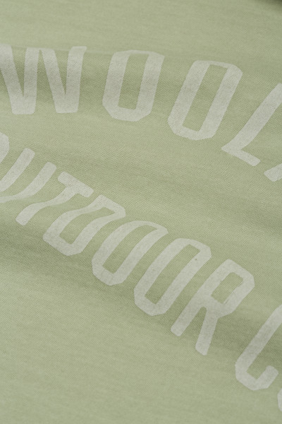 TRIČKO WOOLRICH LIGHT GARMENT DYED T-SHIRT - Fotografia č. 3