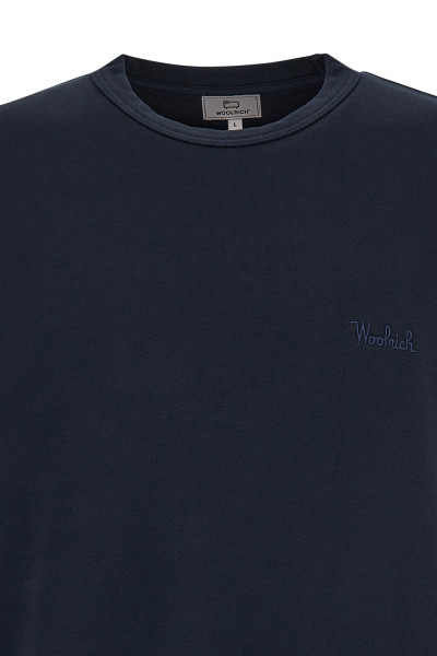 MIKINA WOOLRICH LOGO SCRIPT CREWNECK - Fotografia č. 4