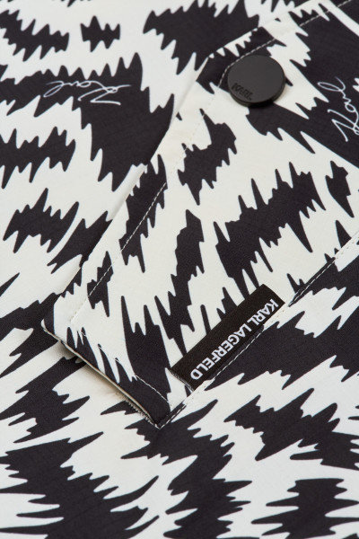 KABÁT KARL LAGERFELD PRINTED PARKA - Fotografia č. 3