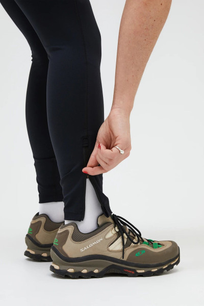 LEGÍNY PEAK PERFORMANCE W VISLIGHT TRACK TIGHTS - Fotografie č. 8