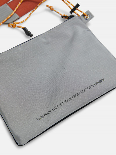 TAŠKA PEAK PERFORMANCE ACCESSORY BAG - Fotografia č. 2