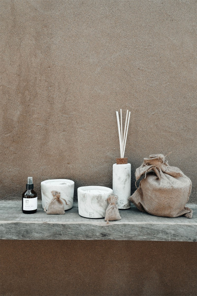 SET VONNÉ SVIEČKY A BYTOVÉHO DIFUZÉRU MONDADA (ECRU, DESIRE SKY) - Fotografia č. 6