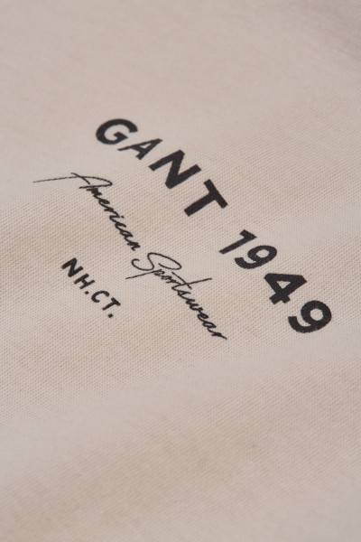 TRIČKO GANT GRAPHIC SCRIPT RELAXED T-SHIRT - Fotografia č. 3