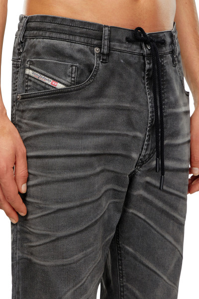 DŽÍNSY DIESEL 2032 D-KROOLEY-B JOGG SWEAT JE - Fotografia č. 4