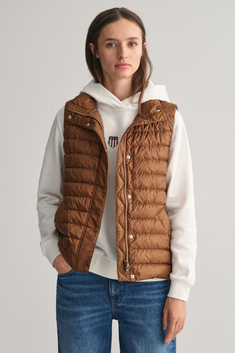 E-shop VESTA GANT LIGHT DOWN VEST CACAO
