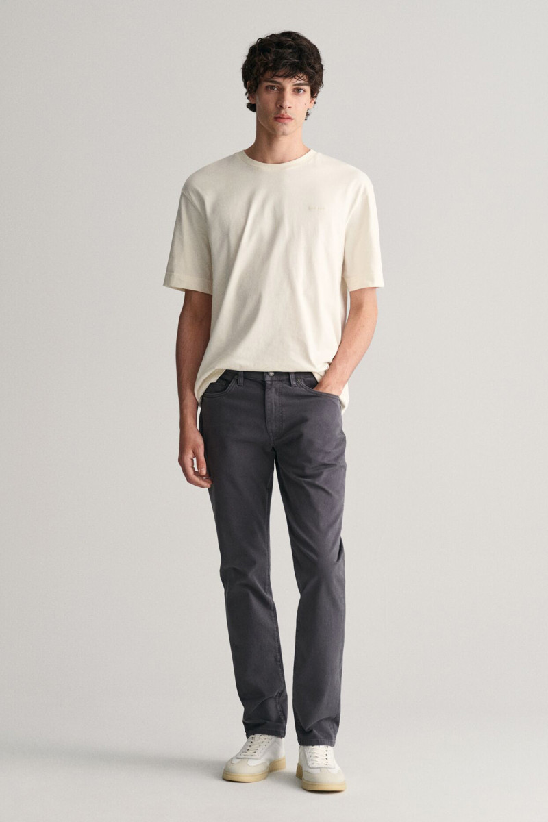 E-shop DŽÍNY GANT SLIM DESERT JEANS ANTRACITE
