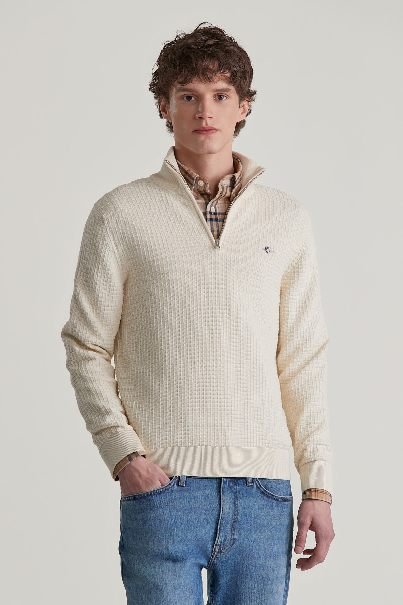 E-shop SVETR GANT COTTON TEXTURED HALF ZIP CREAM