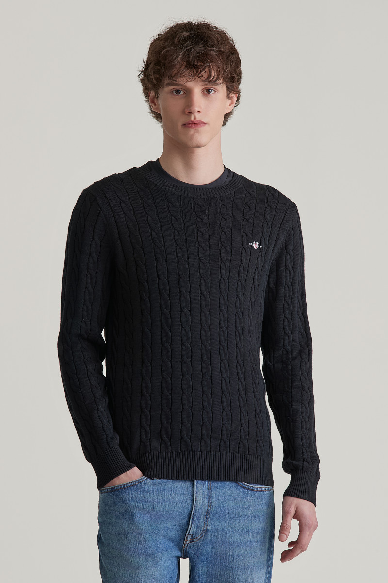 E-shop SVETR GANT COTTON CABLE C-NECK BLACK