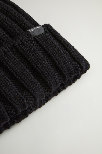 ČAPICA WOOLRICH BEANIE CASHMERE POM POM - Fotografia č. 3