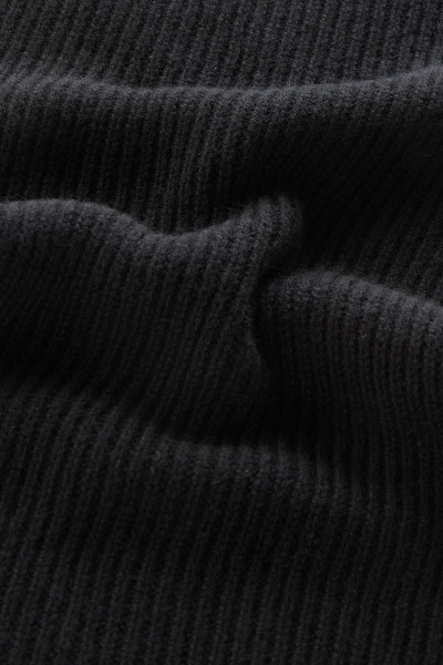 ŠÁLA WOOLRICH CASHMERE RIBBED SCARF - Fotografie č. 4