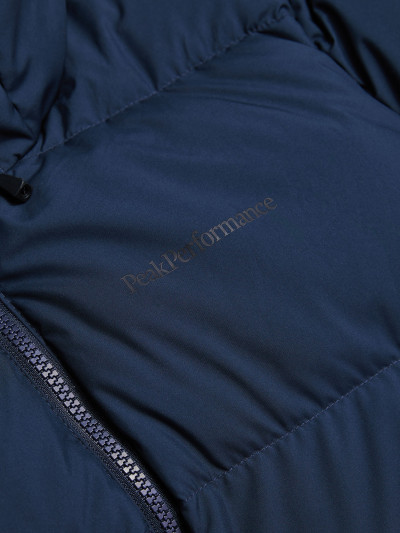 BUNDA PEAK PERFORMANCE W RIVEL PUFFER - Fotografie č. 4