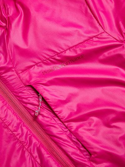 BUNDA PEAK PERFORMANCE W RADIANCE HOOD JACKET - Fotografie č. 4