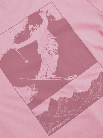 TRIČKO PEAK PERFORMANCE W EXPLORE GRAPHIC TEE - Fotografie č. 4