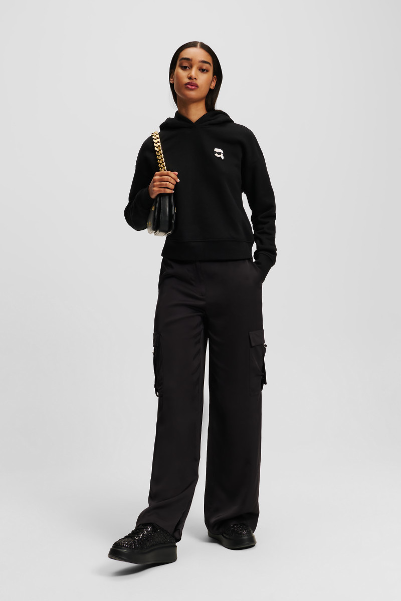 MIKINA KARL LAGERFELD IKONIK PATCH HOODIE BLACK VERMONT CZ