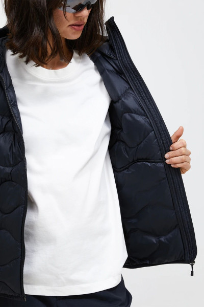 BUNDA PEAK PERFORMANCE W HELIUM DOWN HOOD JACKET - Fotografie č. 9