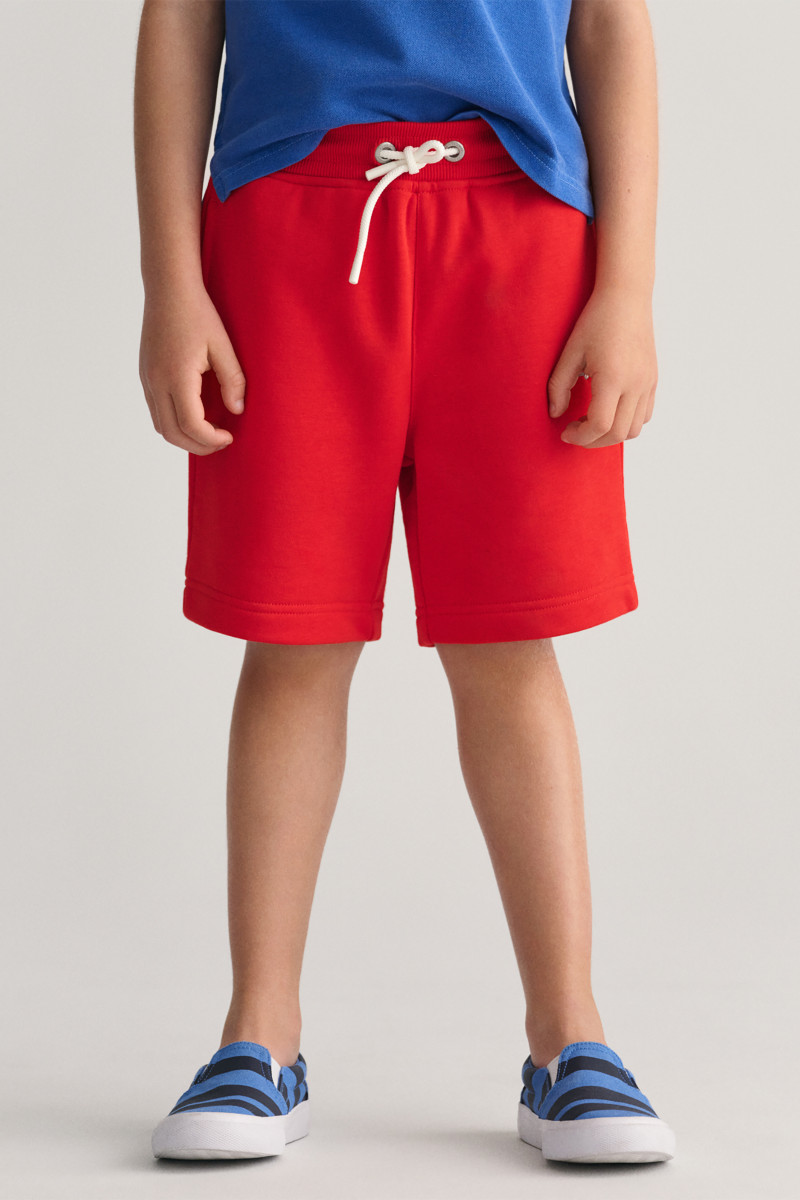 E-shop TEPLÁKOVÉ ŠORTKY GANT SHIELD SWEATSHORTS BRIGHT RED