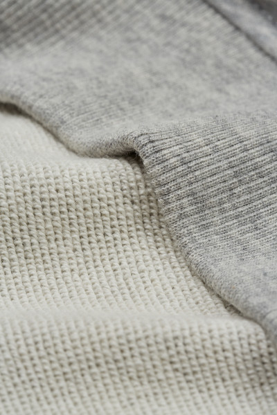 MIKINA GANT COLOR BLOCKED SHIELD HALF ZIP - Fotografie č. 4