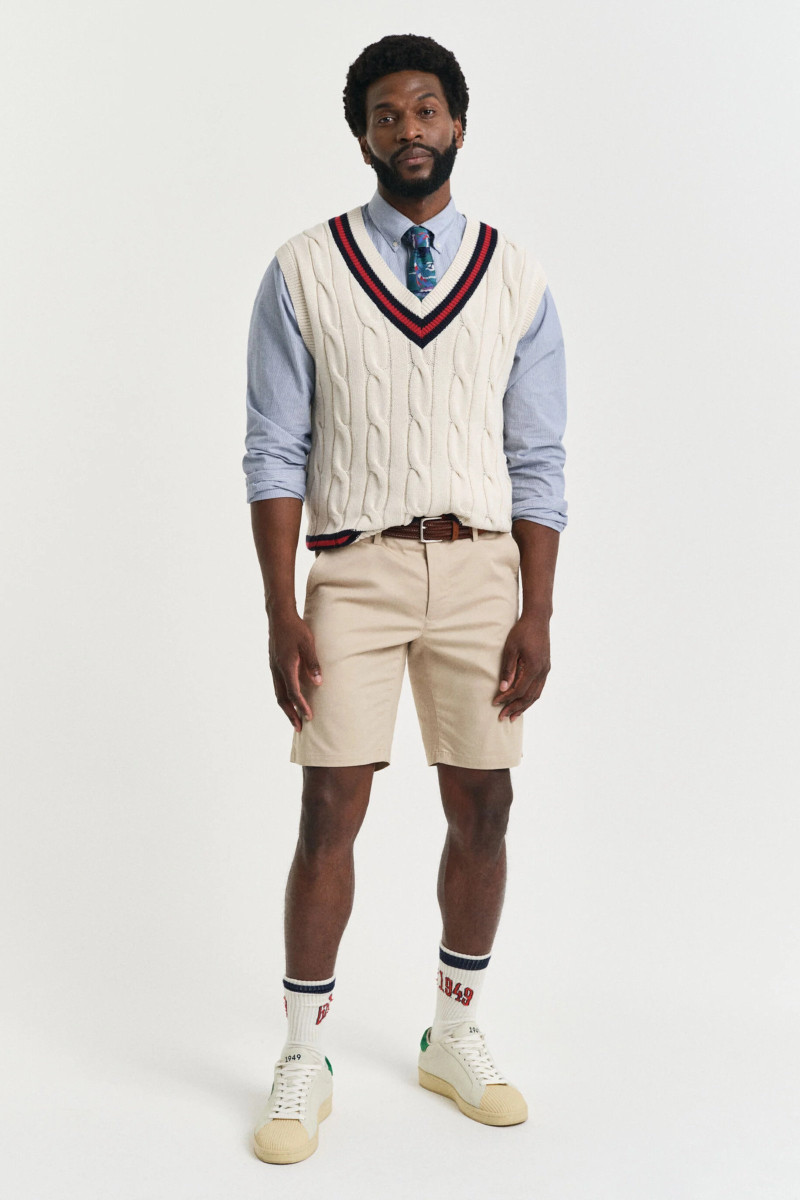 E-shop ŠORTKY GANT SLIM SPORTS SHORTS DRY SAND
