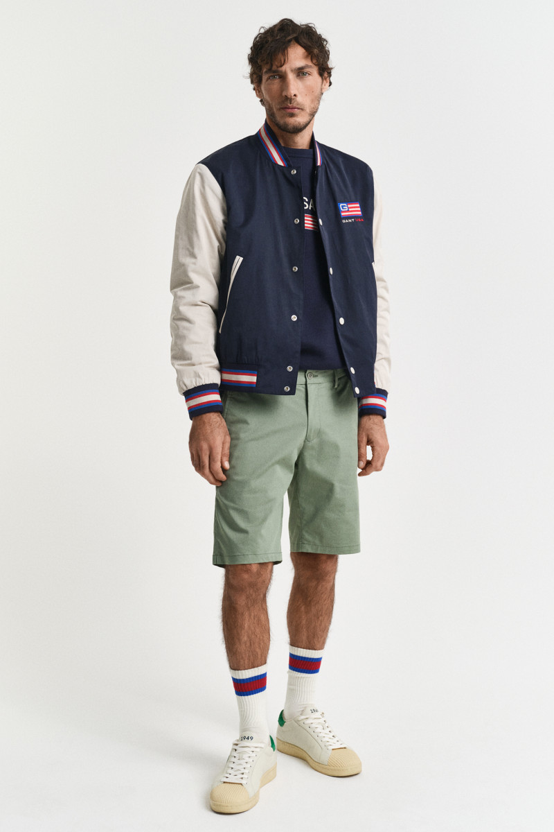 E-shop ŠORTKY GANT SLIM SPORTS SHORTS KALAMATA GREEN