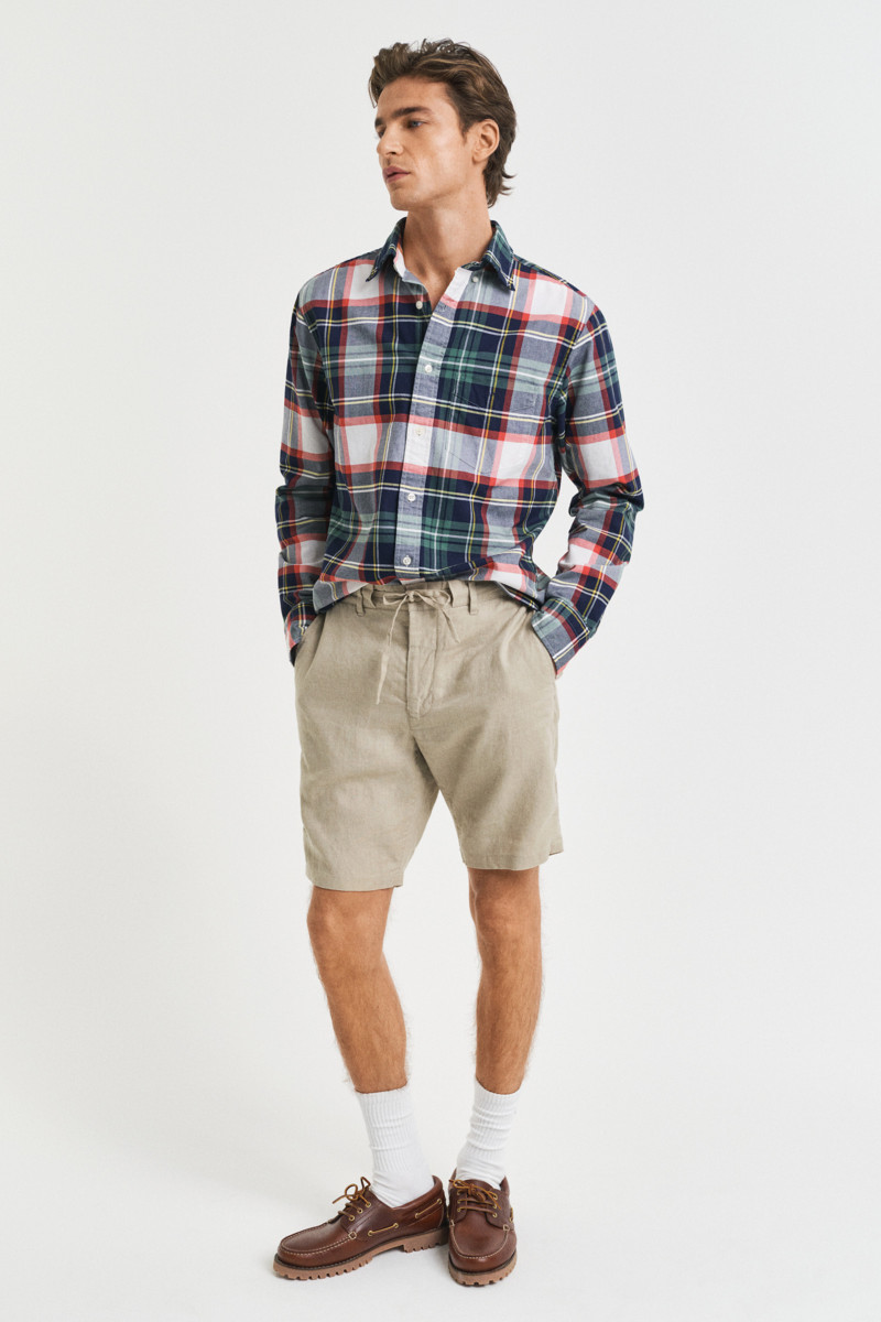 E-shop ŠORTKY GANT RELAXED LINEN DS SHORTS DRY SAND
