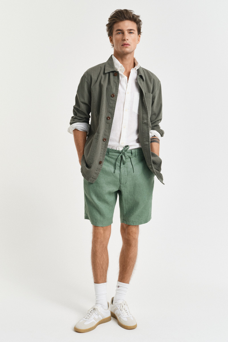 E-shop ŠORTKY GANT RELAXED LINEN DS SHORTS KALAMATA GREEN
