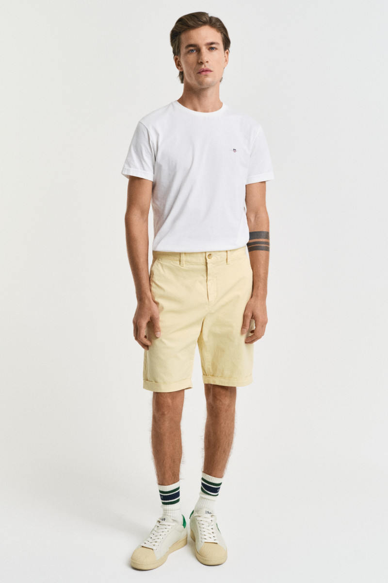 E-shop ŠORTKY GANT REG SUNFADED CHINO SHORTS DUSTY LIGHT YELLOW