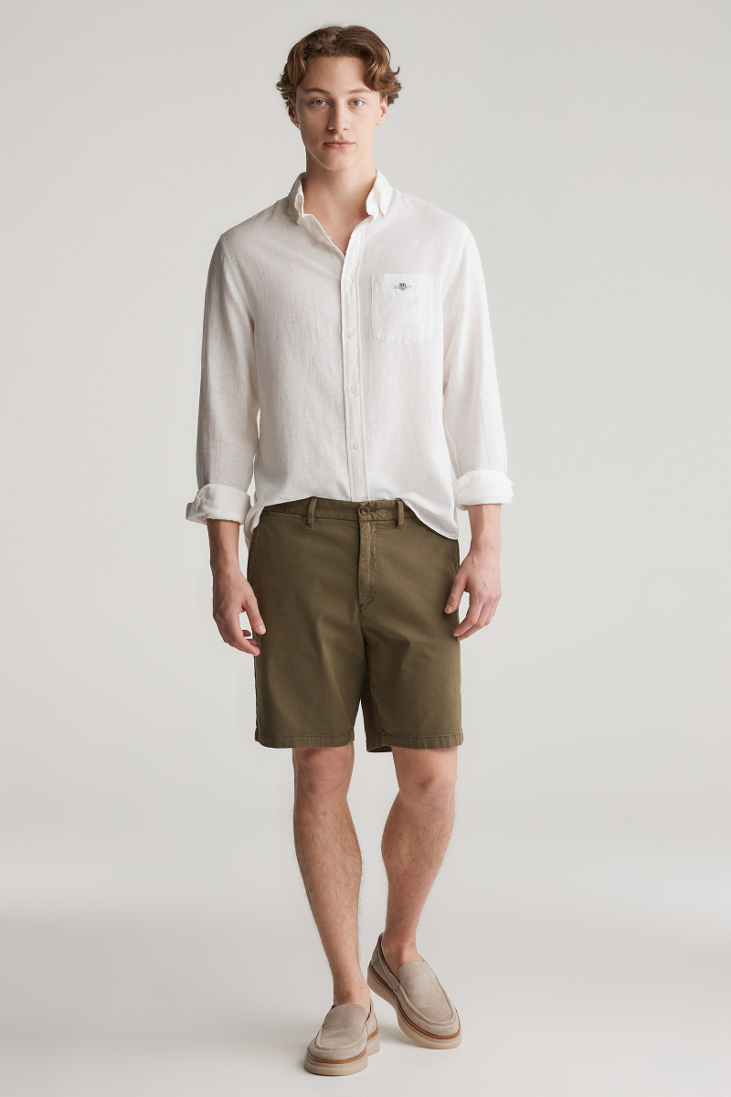 E-shop ŠORTKY GANT REG DOBBY CHINO SHORTS JUNIPER GREEN