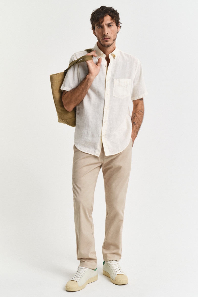 NOHAVICE GANT SLIM SPORTS CHINOS DRY SAND