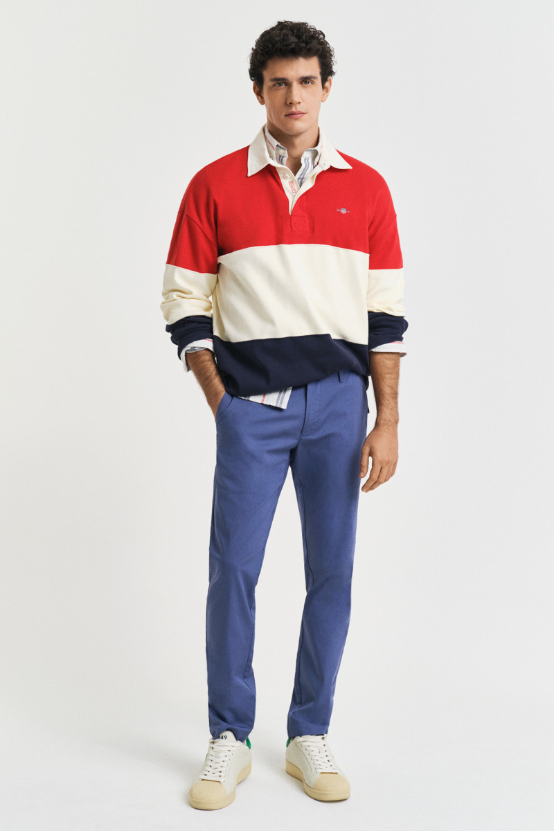 NOHAVICE GANT SLIM SPORTS CHINOS DUSTY NAVY