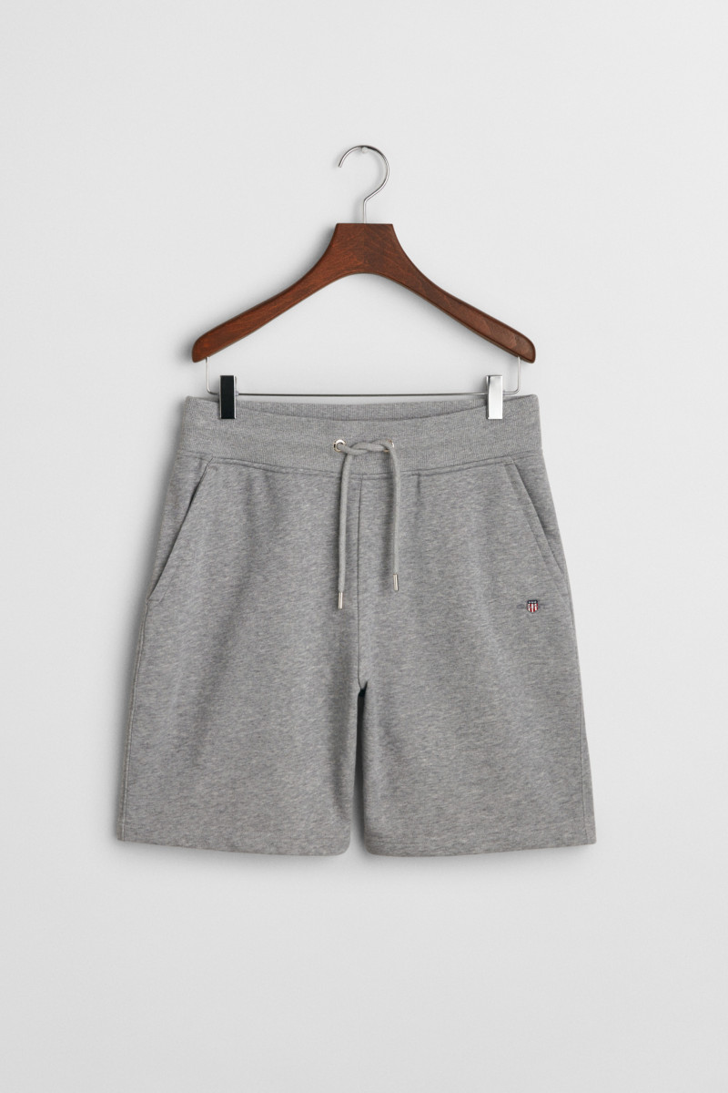 E-shop TEPLÁKOVÉ ŠORTKY GANT REG SHIELD SWEAT SHORTS GREY MELANGE