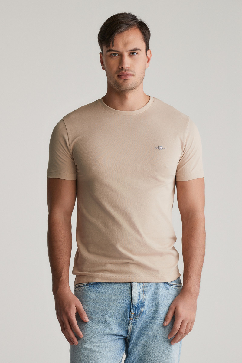E-shop TRIČKO GANT SLIM PIQUE SS T-SHIRT DRY SAND