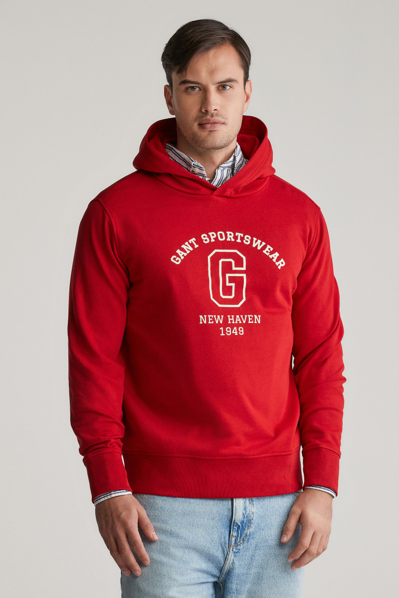 E-shop MIKINA GANT GRAPHIC SWEAT HOODIE RUBY RED