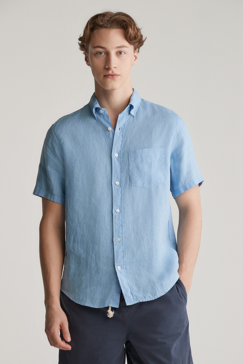 E-shop KOŠILE GANT REG GMNT DYED LINEN SS SHIRT CAPRI BLUE